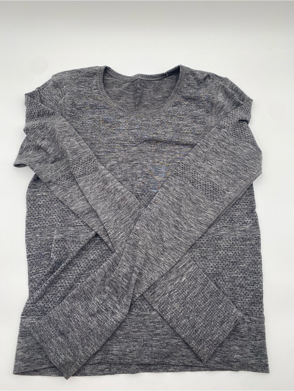 Lululemon Swiftly LS Breathe EUC Size 4